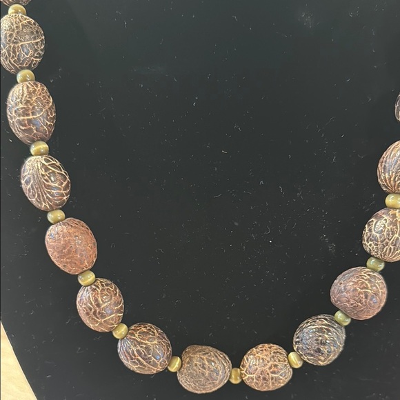 Elegant Brown Beaded Necklace - Picture 2 of 4